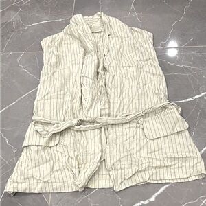 Stripped vest with a belt